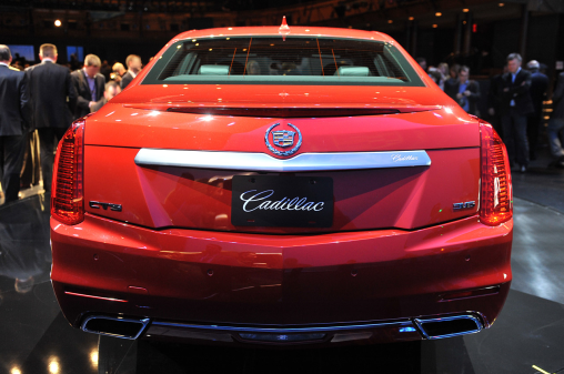 2014-cadillac-cts-rear-view-luxury-sedan_LuxuryDiscovery.com_